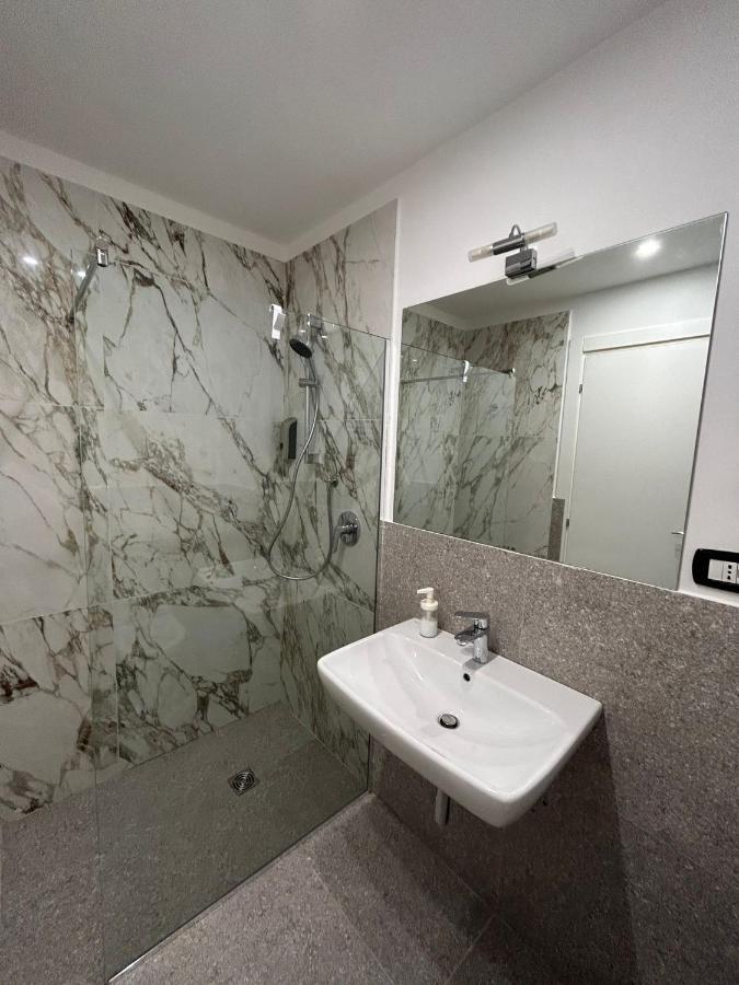 La Suite Del Centro Storico Naples Exterior photo