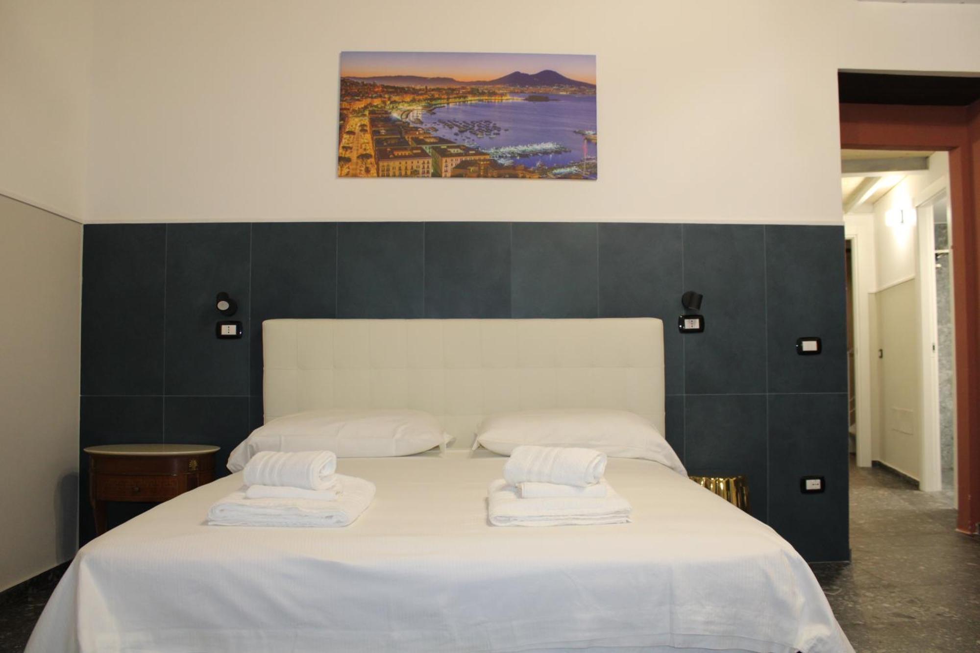 La Suite Del Centro Storico Naples Exterior photo