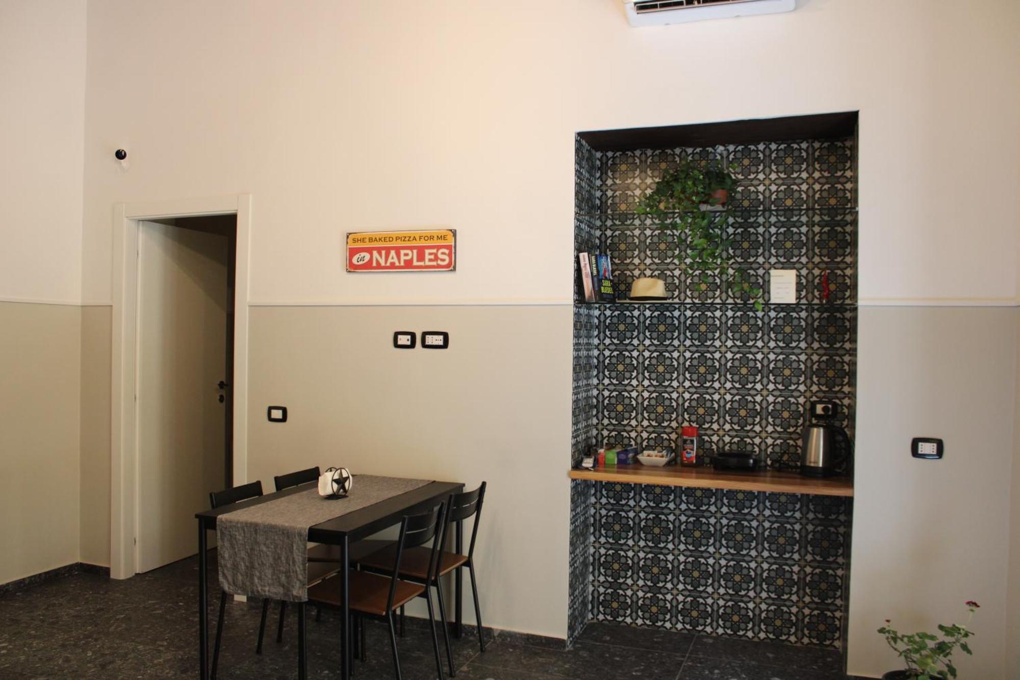 La Suite Del Centro Storico Naples Exterior photo