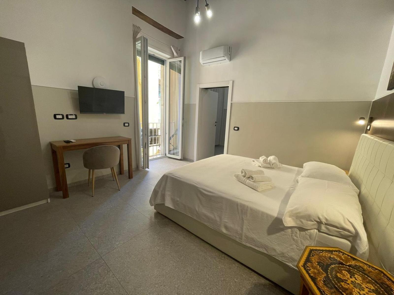 La Suite Del Centro Storico Naples Exterior photo